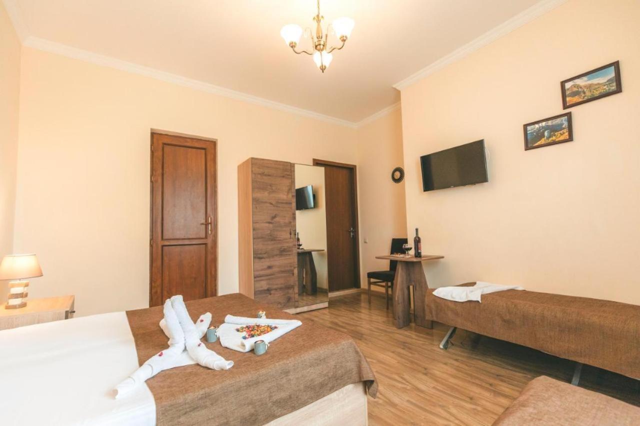 Guest House Mk Гори Экстерьер фото