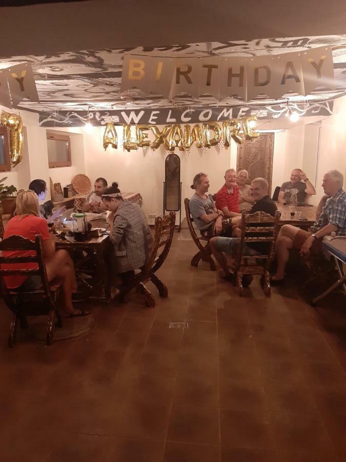 Guest House Mk Гори Экстерьер фото