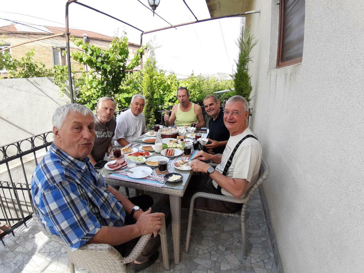 Guest House Mk Гори Экстерьер фото