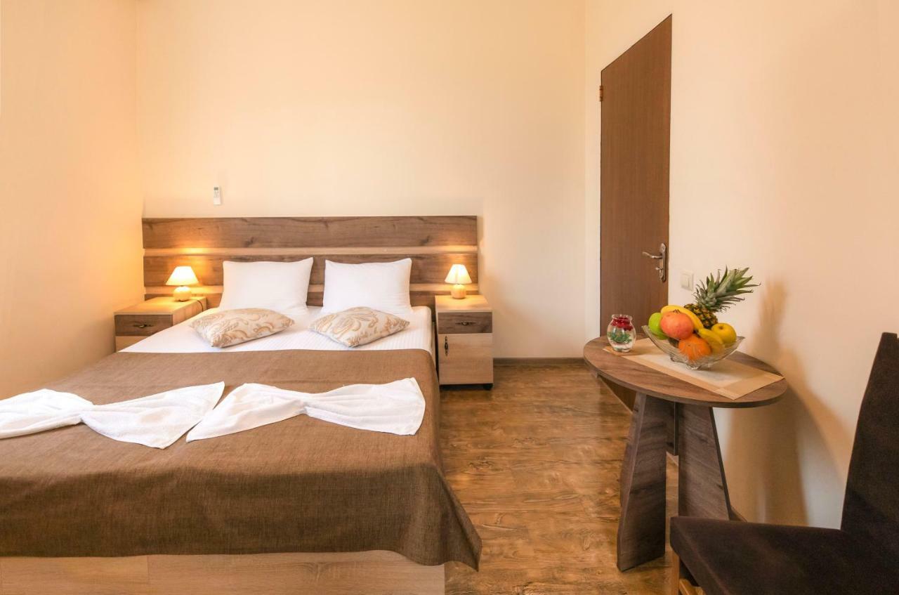 Guest House Mk Гори Экстерьер фото
