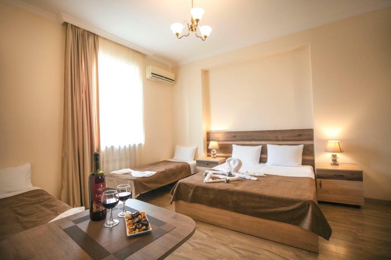 Guest House Mk Гори Экстерьер фото