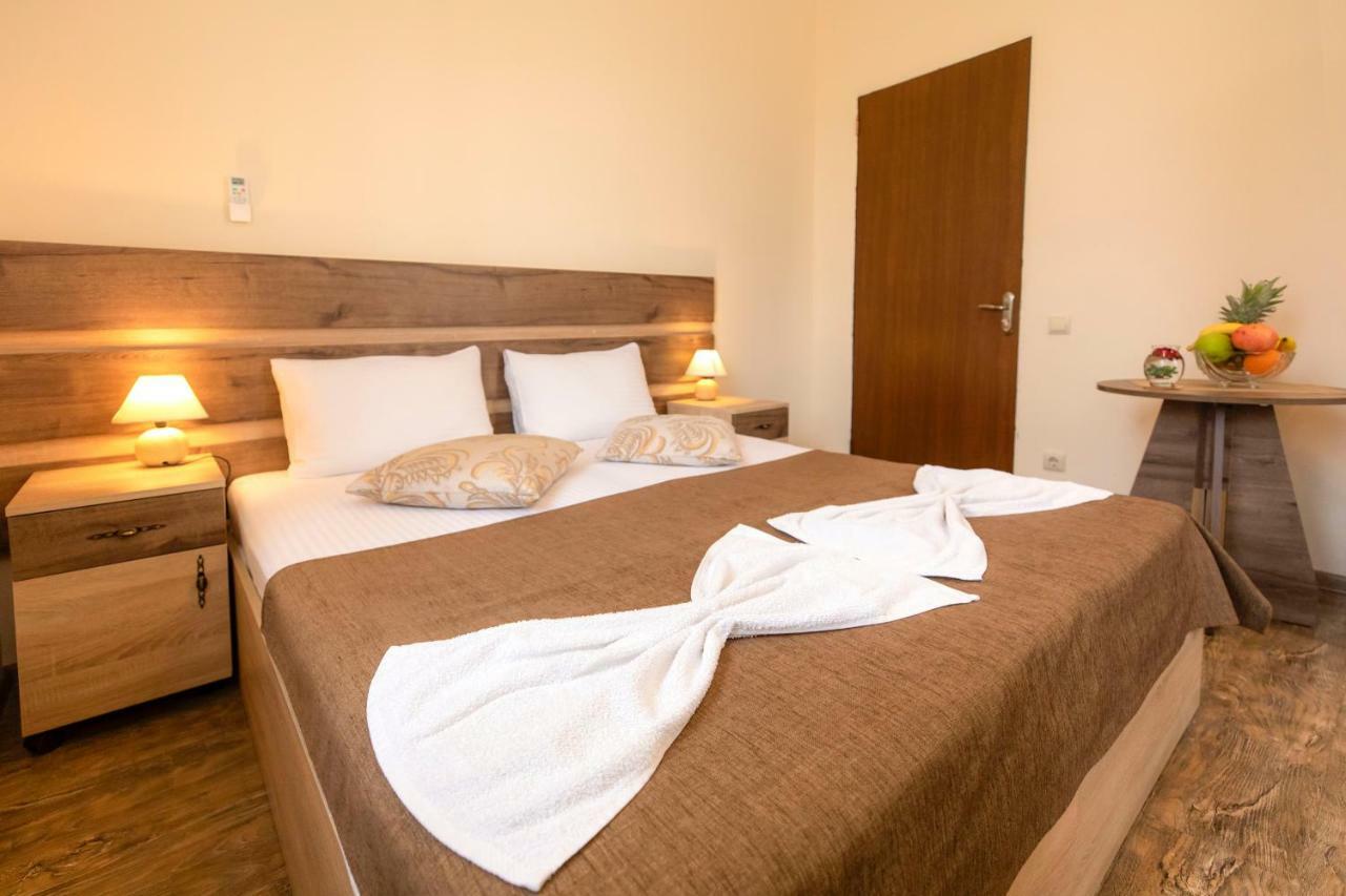 Guest House Mk Гори Экстерьер фото